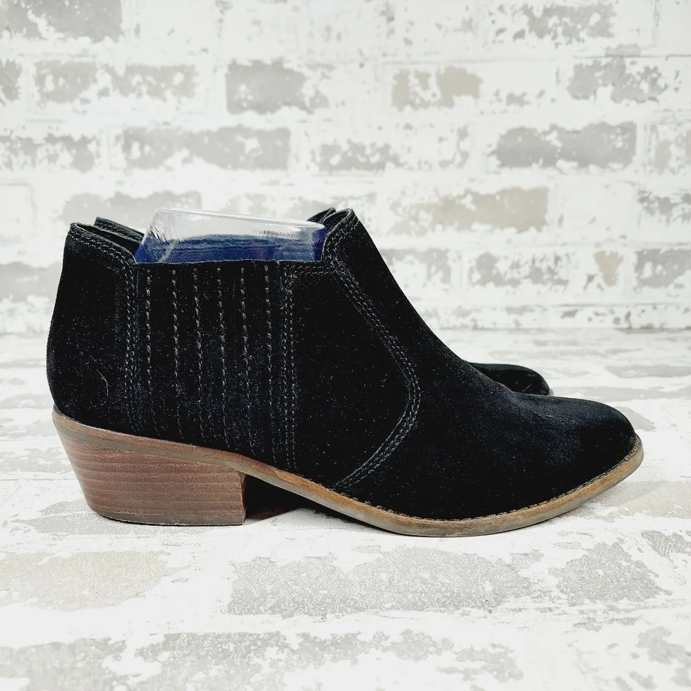 Lucky Brand Black Suede Leather Folley Elastic Gore Block Heel Ankle Boots V813